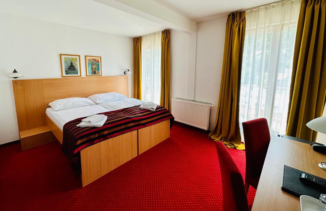 Hotel & Penzion Grand Matej Banská Štiavnica Eksteriør bilde