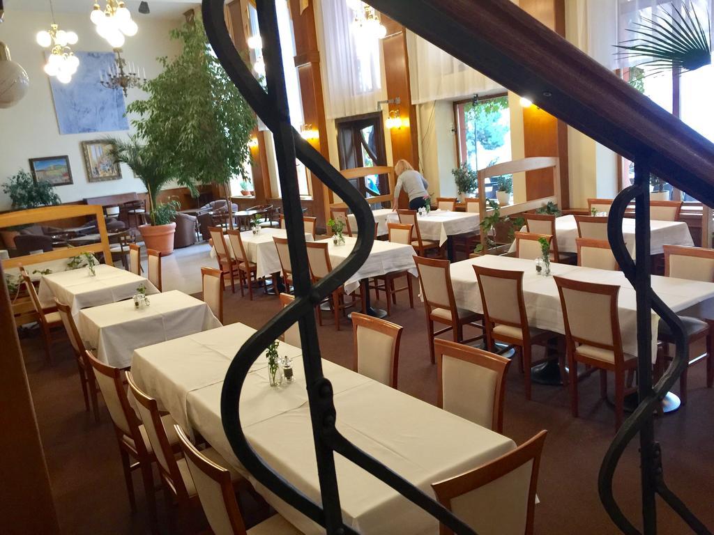 Hotel & Penzion Grand Matej Banská Štiavnica Eksteriør bilde