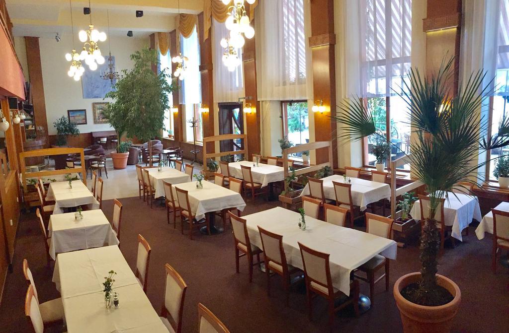 Hotel & Penzion Grand Matej Banská Štiavnica Eksteriør bilde