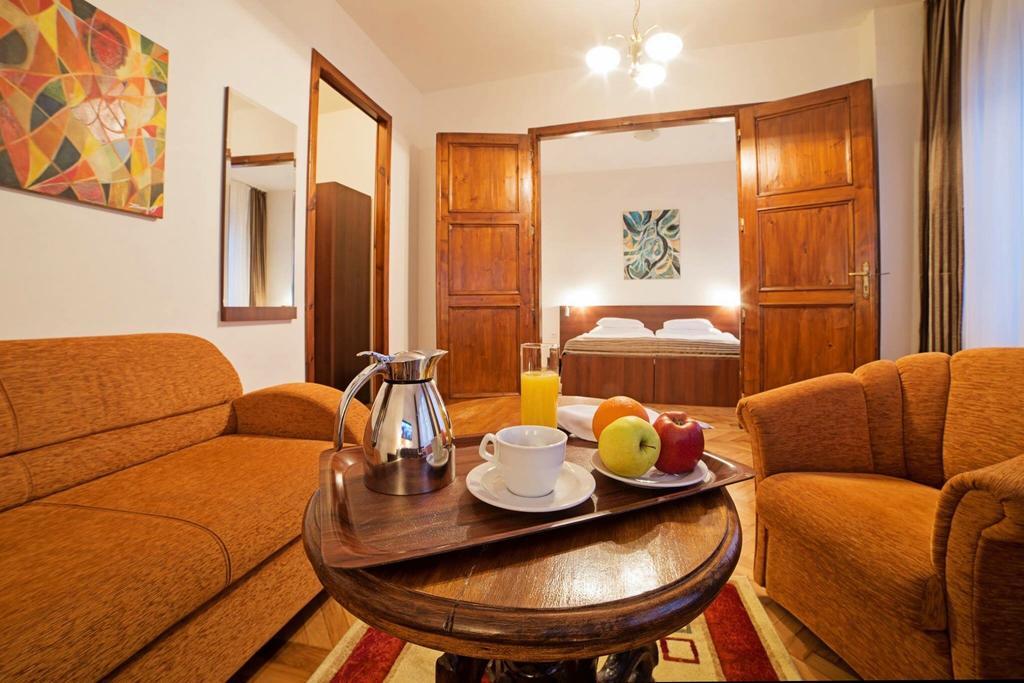 Hotel & Penzion Grand Matej Banská Štiavnica Eksteriør bilde