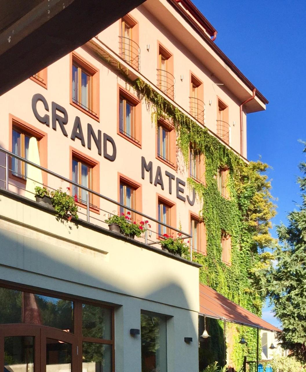 Hotel & Penzion Grand Matej Banská Štiavnica Eksteriør bilde