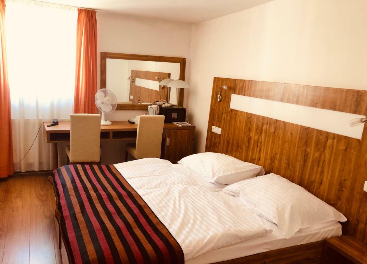 Hotel & Penzion Grand Matej Banská Štiavnica Eksteriør bilde