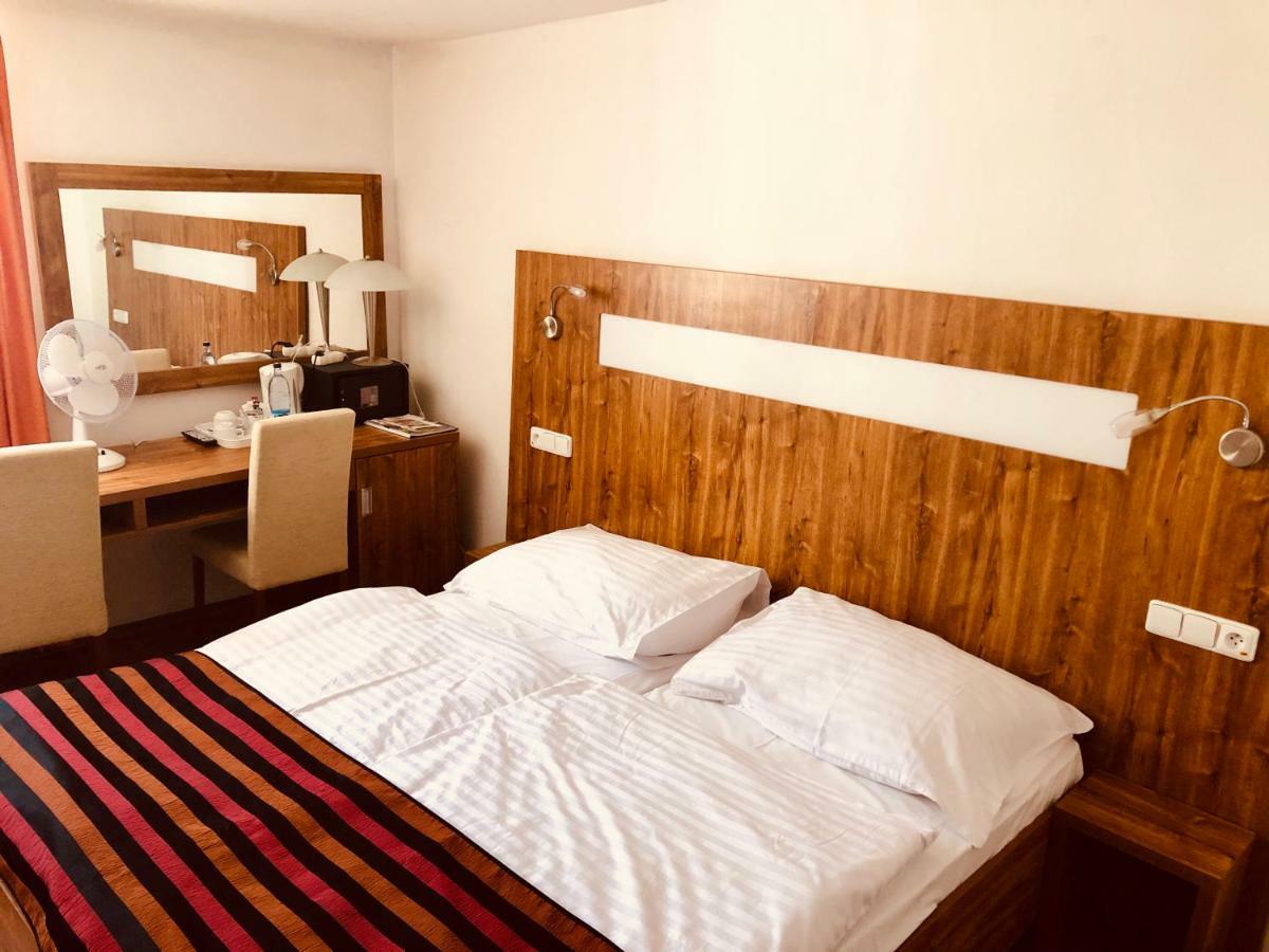 Hotel & Penzion Grand Matej Banská Štiavnica Eksteriør bilde