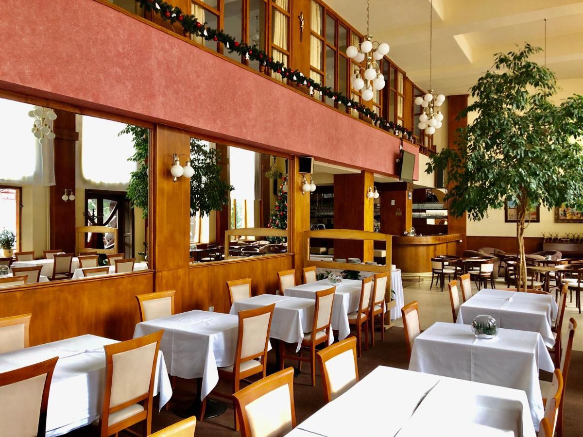 Hotel & Penzion Grand Matej Banská Štiavnica Eksteriør bilde